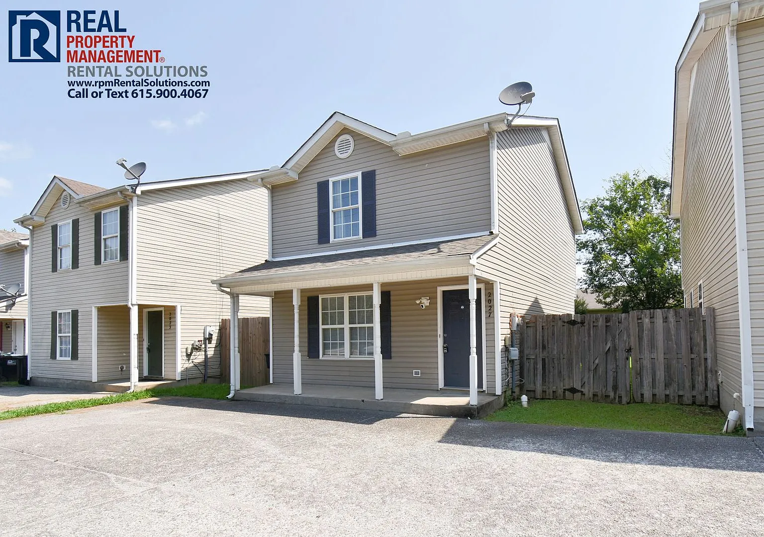 Great 2BR/2.5BA Murfreesboro home with fenced in backyard and storage shed! — Photo 2