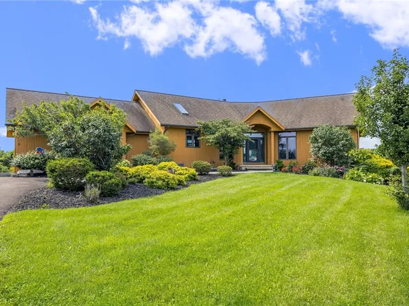 6591 Cherry St, Victor, NY 14564