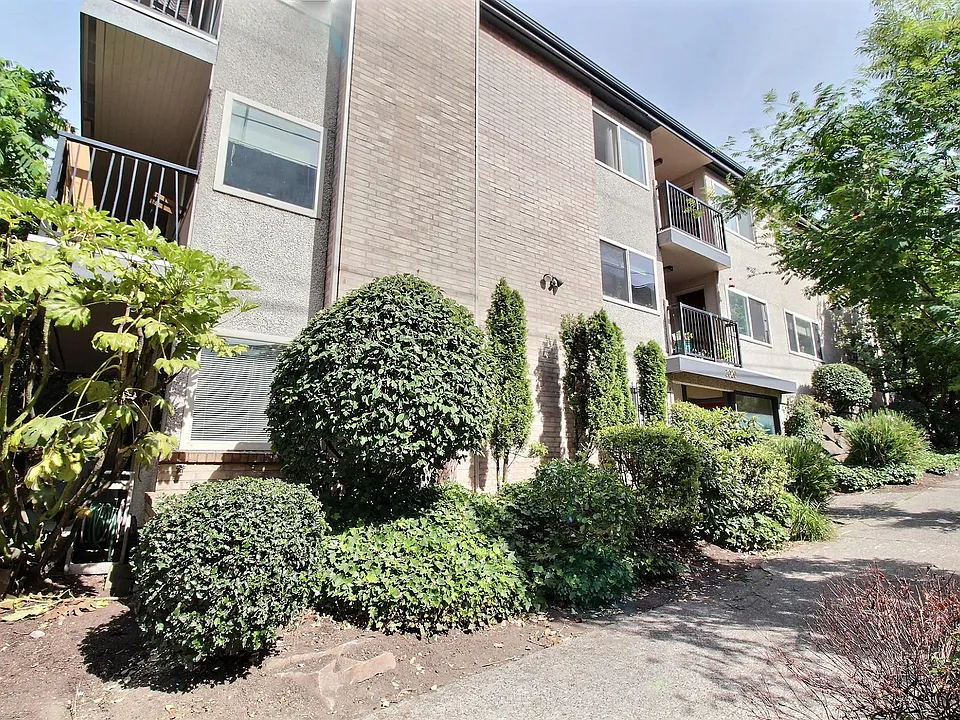 3020 Harvard Ave E #103