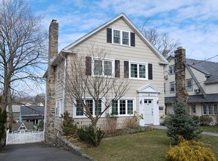 8 Locust Ave, Larchmont, NY 10538