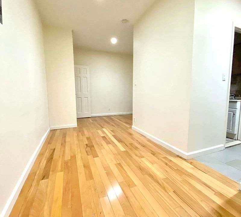 1st image of 161 Prince St APT 6