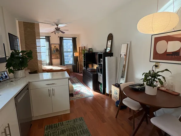 478 3rd Avenue image 1 of 7