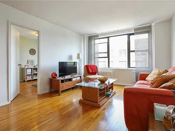 3rd image of 121 S Highland Ave APT 5L