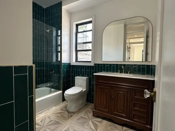 173 9th Street image 12 of 17