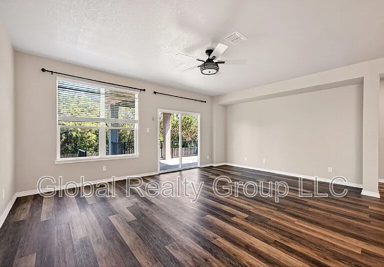 4610 Sebastian Oak — Photo 24