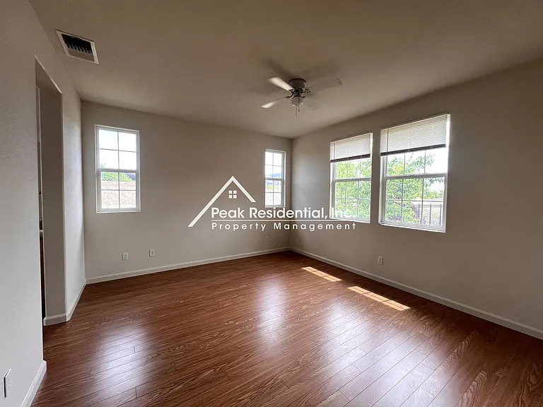 882 Bullion Ln — Photo 24