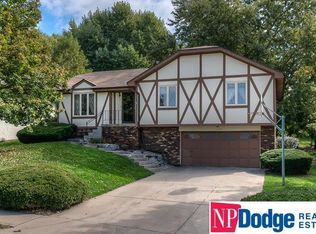 11535 Ruggles Cir, Omaha, NE 68164