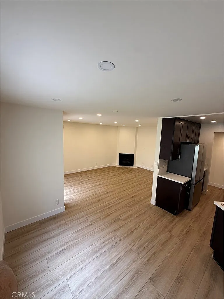 2 bed, 880 sqft, $3,150 — Photo 4
