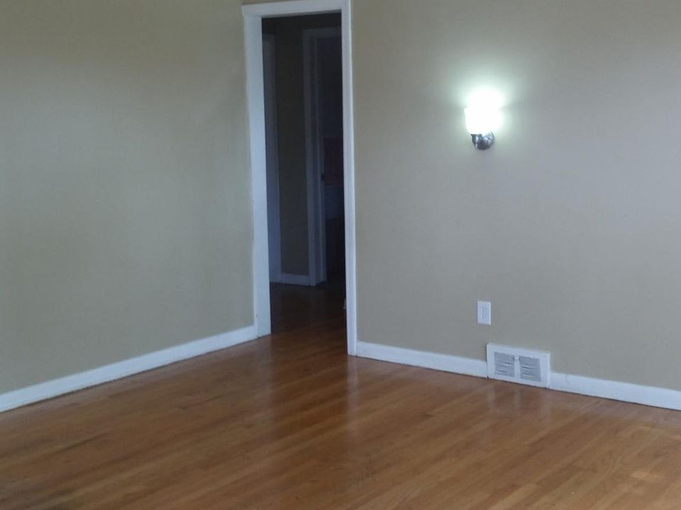 1st image of 23051 Parklawn St