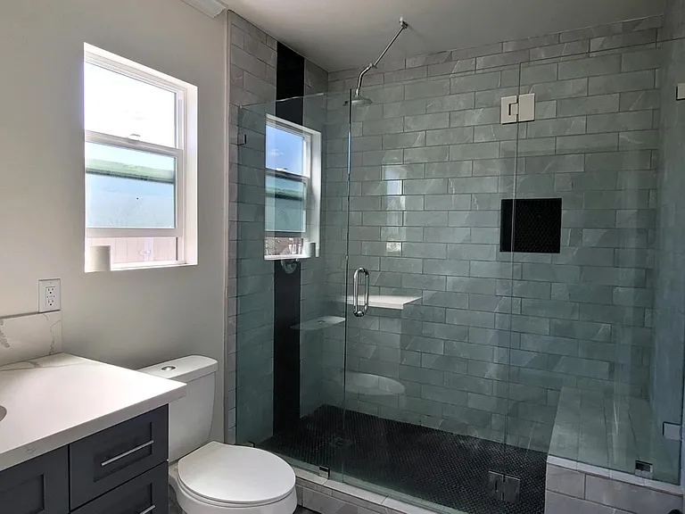 13605 Rayen St — Photo 6