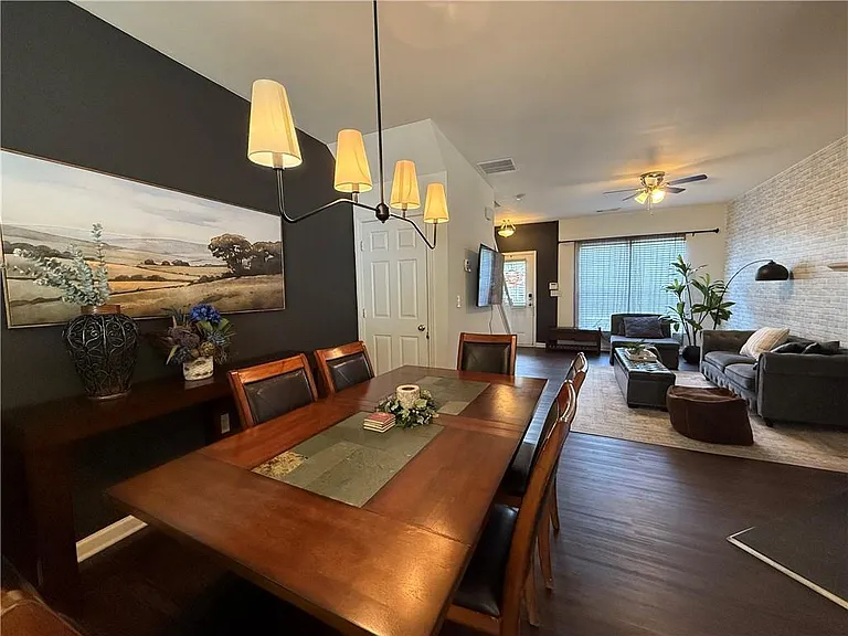 1524 Cove Creek Cir — Photo 5