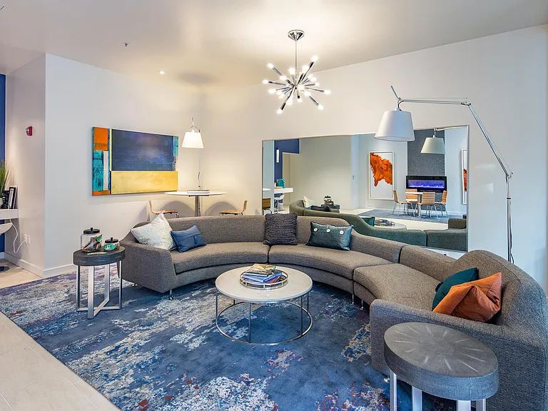 EVIVA Midtown Apartments — Photo 12