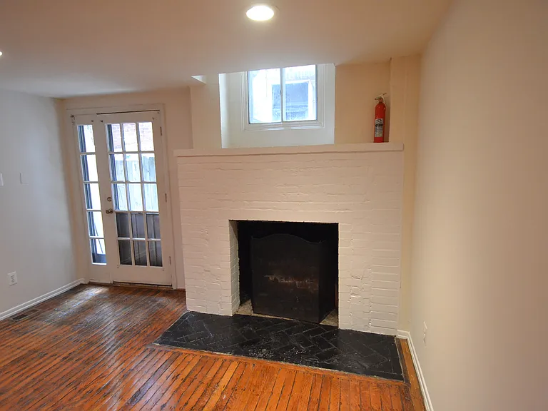 1012 Clinton St #1F — Photo 28