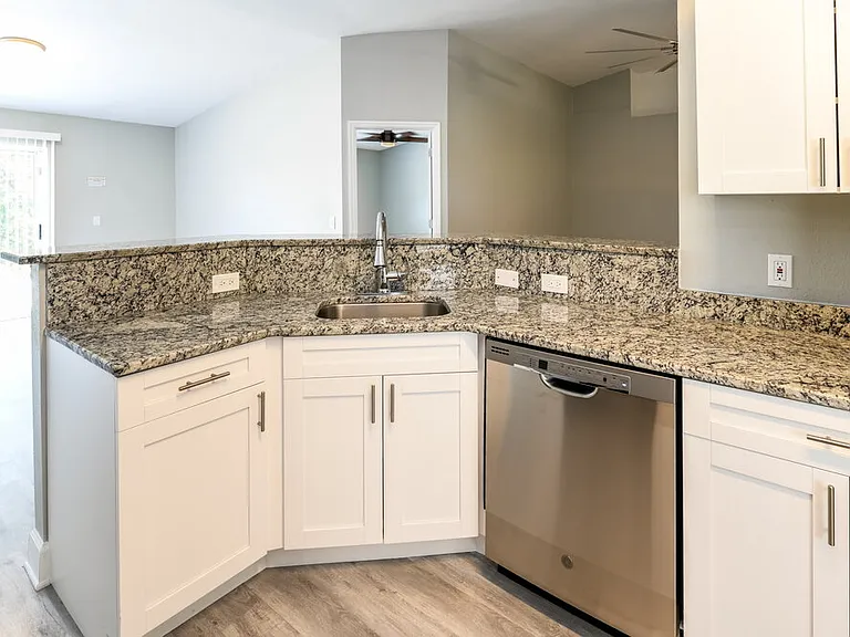 807 Rocky Mountain Ct — Photo 5