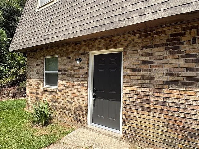 2 bed, 1.5 bath, 950 sqft, $1,250 — Photo 2
