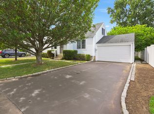 294 Catherine Ter, Fairfield, CT 06824