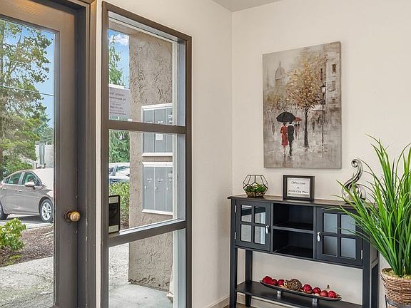 5th image of 1546 NE 177th St APT 305