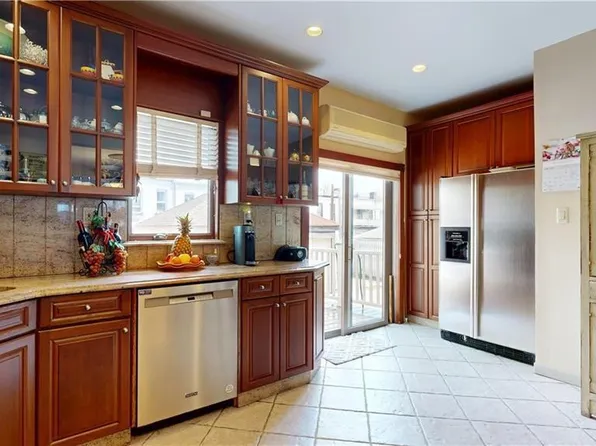 949 72nd Street image 14 of 33