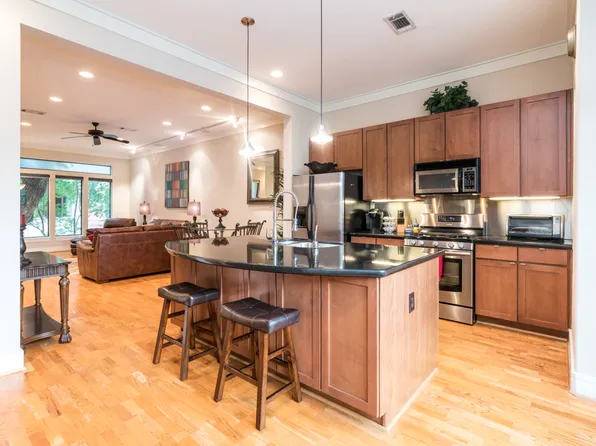 1002 Yale St, Houston, TX 77008