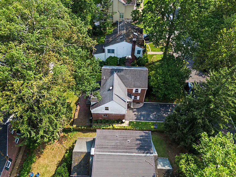 34 Esmond Pl — Photo 43
