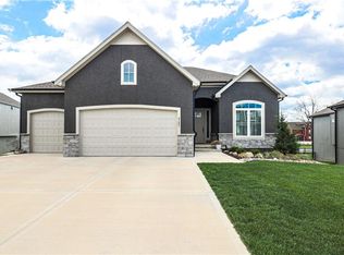 3121 SW Merriam Dr, Lees Summit, MO 64081