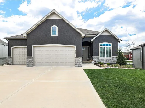 3121 SW Merriam Dr, Lees Summit, MO 64081