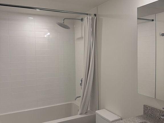 5th image of 500 Wilson Ave #1023