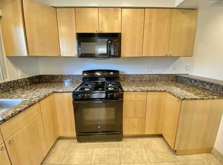 5302 Comercio Ln #9B, Woodland Hills, CA 91364