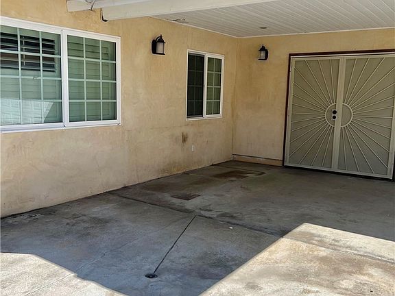 5th image of 3855 W 107th St