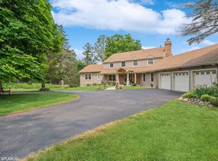 640 Signal Hill Rd, North Barrington, IL 60010