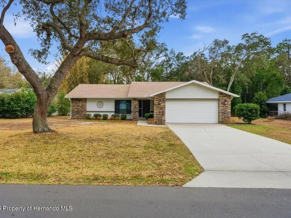 13 Hollyhock Ct, Homosassa, FL 34446