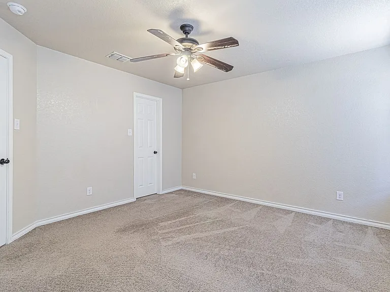 4919 Appleseed Ct — Photo 12