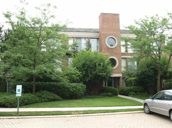 6040 Arbor Ln Unit 101, Northfield, IL 60093