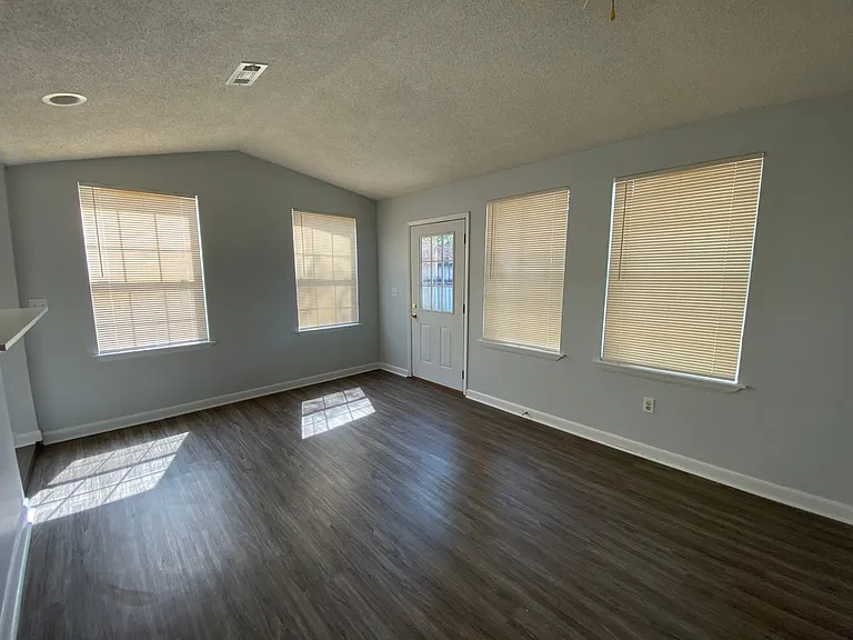 169 Wright Cir — Photo 11