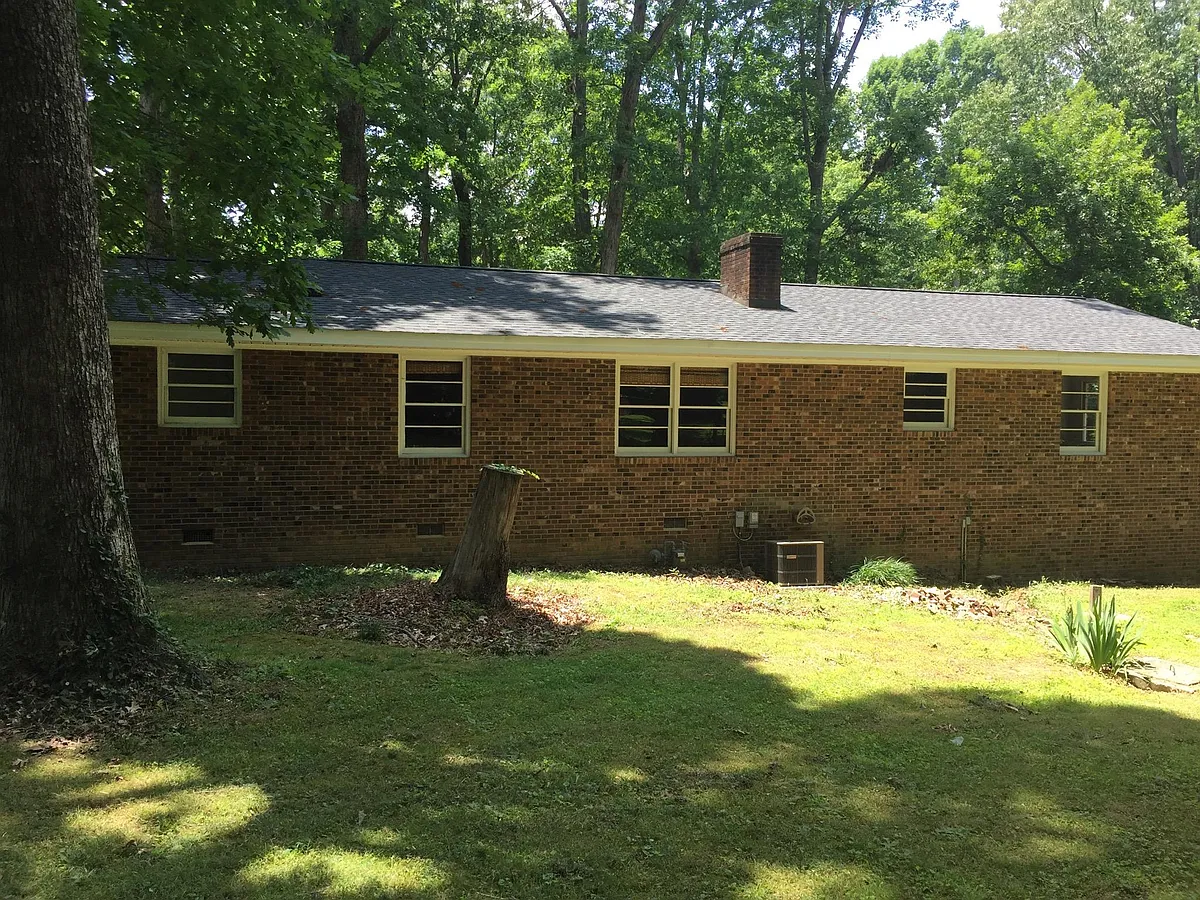 Building Photo - 2112 Kilburn Rd