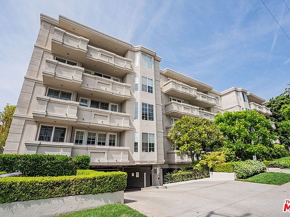 4th image of 575 S Barrington Ave APT 107