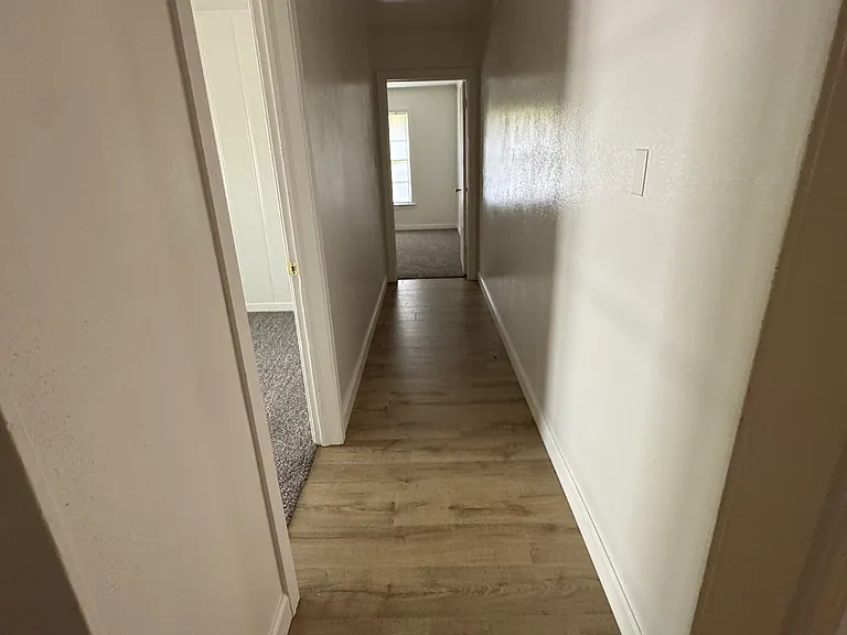 1601 Graham Dr — Photo 6