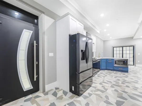 24 Romaine Avenue image 9 of 27