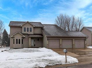 2965 Oakview Dr NE, Rochester, MN 55906