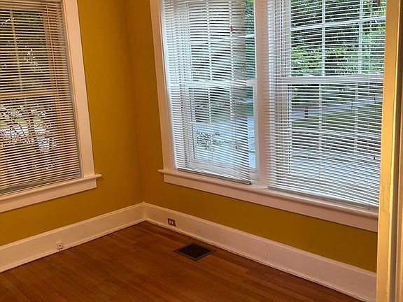 4th image of 1127 Richmond Rd APT 1