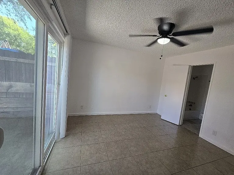 771 Spruce Ave #K & E — Photo 10
