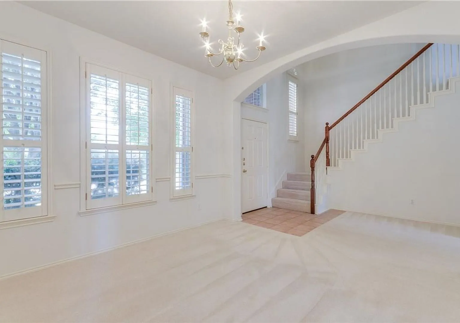 Welcome to the Desirable Villages of White Rock Creek with exemplary Frisco ISD. Open & bright 4 ... — Photo 4