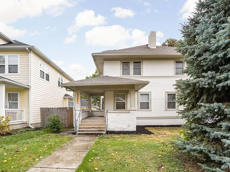 3247 N Park Ave — Photo 2
