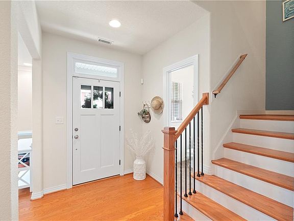 2nd image of 2205 Martlet Ln