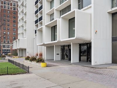 3200 N Lake Shore Dr APT 811, Chicago, IL, 60657