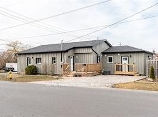 1 Bloomfield Ave #2, Saint Catharines, ON L2P 1W8