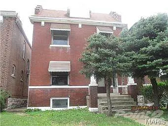 2632 N Euclid Ave photo 1