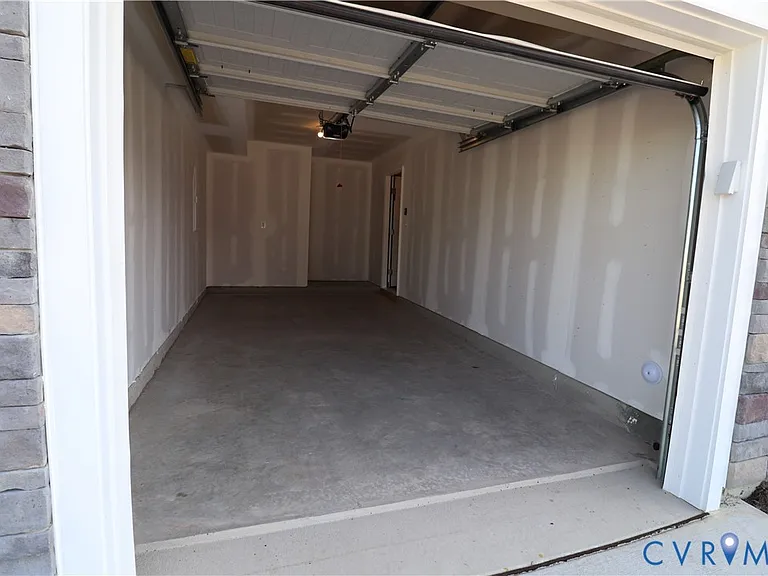 419 Burden Dr — Photo 5