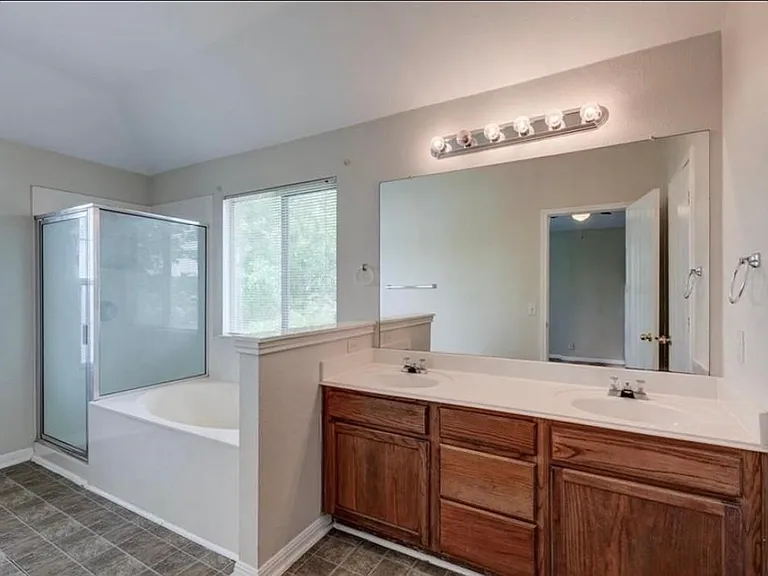 16712 Hamilton Point Cir — Photo 32