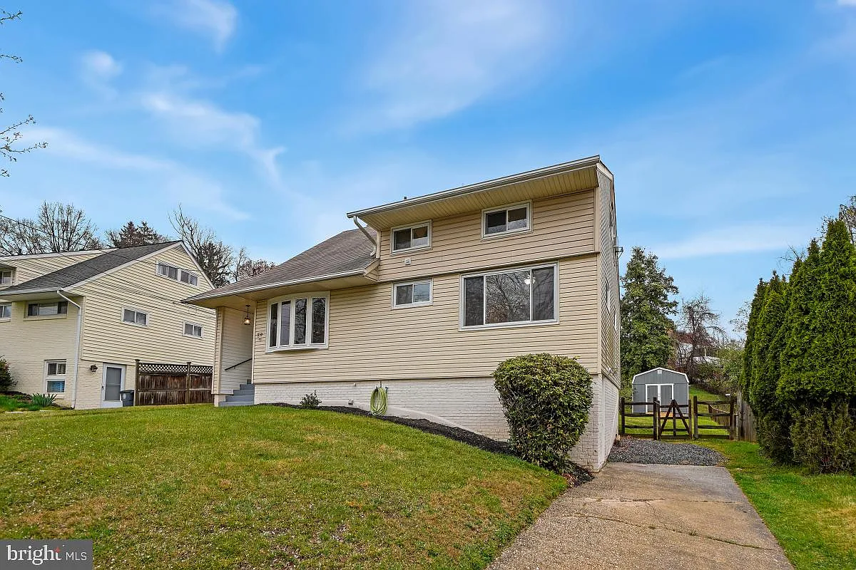 830 Crothers Ln photo 1